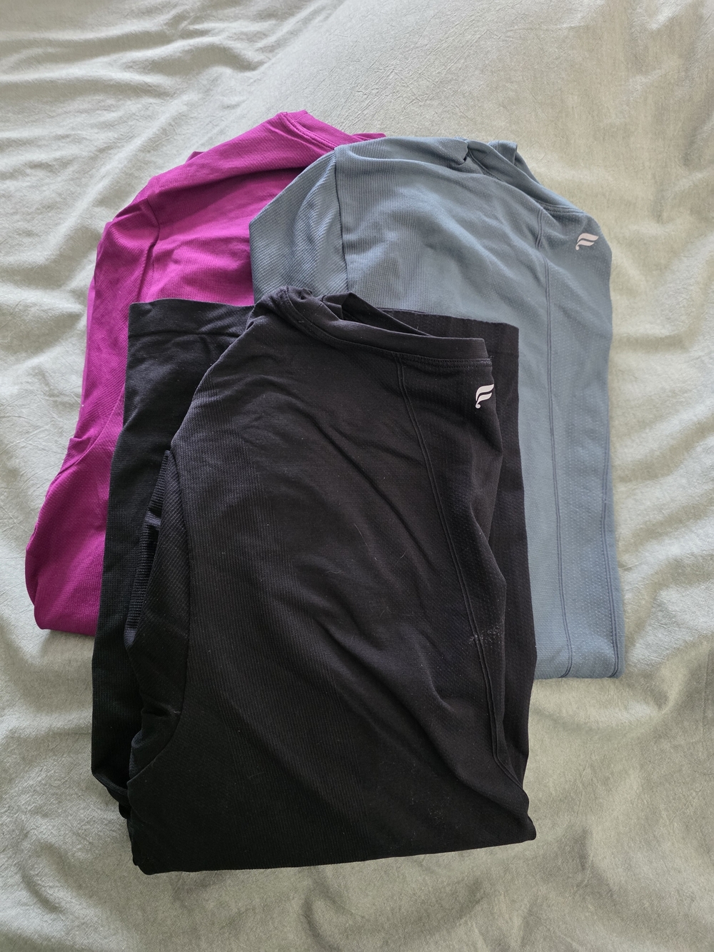 *BUNDLE* Fabletics Women's Feather Tech+ Short Sleeve Tee, Black, Berry & Storm